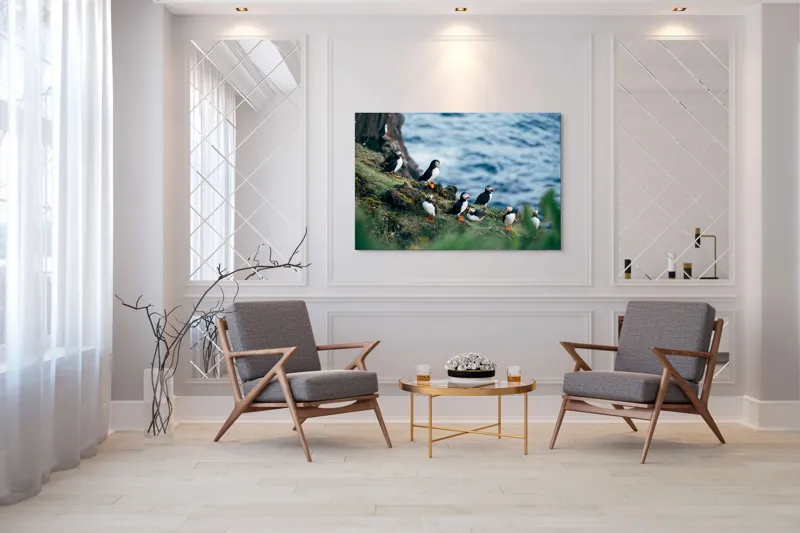Tablou Canvas, "Papagalii de mare pe stânci verzi", Puffini, Ocean, Stâncă, Iarbă, Aripi, Plutire, Penaj, Bețe, Păsări, 150 x 100 cm – poza 7
