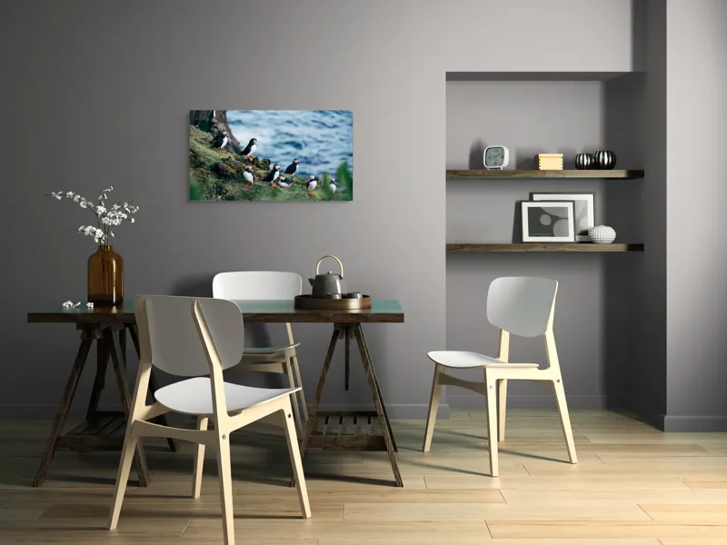 Tablou Canvas, "Papagalii de mare pe stânci verzi", Puffini, Ocean, Stâncă, Iarbă, Aripi, Plutire, Penaj, Bețe, Păsări, 90 x 50 cm – poza 3