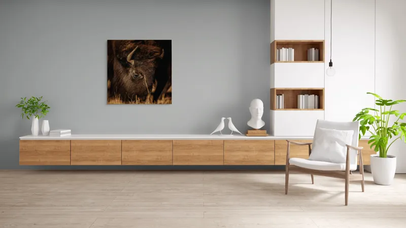 Tablou Canvas, "Bizonul pășcă liniștit în amurg", Bizon, Blană, Iarbă, Pământie, Natură, Corn, Privire, Animal, Sălbatic, 100 x 100 cm – poza 8