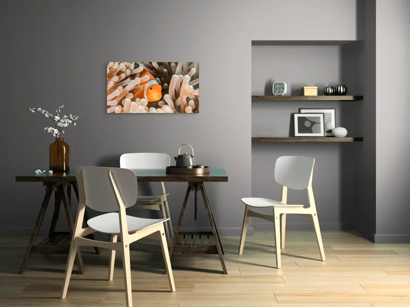 Tablou Canvas, "Peștele clown ascuns în anemonele marine", Clovn, Portocaliu, Anemone, Ocean, Ascunzătoare, Dungi, Apa, Lumină, Viață, Marină, 90 x 50 cm – poza 3