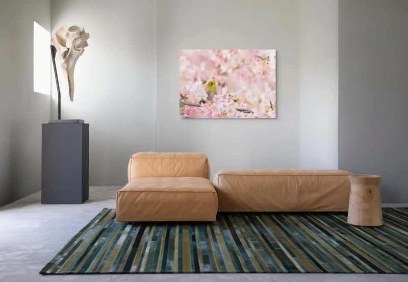 Tablou Canvas, "Pasărea printre flori de cireș", Blând, Primăvară, Delicatețe, Serenitate, Natură, Frumusețe, Puritate, 100 x 70 cm – poza 7