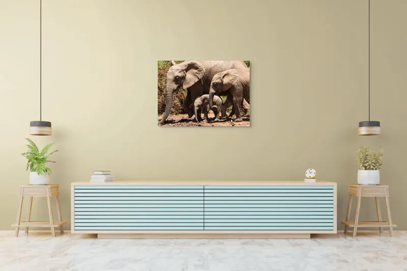 Tablou Canvas, "Elefanți în armonie prin savană", Elefanți, Pământ, Arbori, Familie, Trompe, Urechi, Pași, Căldură, Natură, Pui., 100 x 70 cm – poza 4