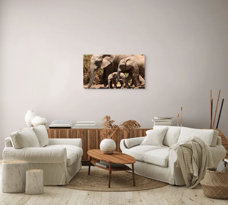 Tablou Canvas, "Elefanți în armonie prin savană", Elefanți, Pământ, Arbori, Familie, Trompe, Urechi, Pași, Căldură, Natură, Pui., 90 x 50 cm – poza 4
