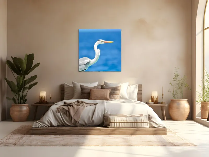 Tablou Canvas, "Egreta la marginea oceanului albastru", Nu pot să identific această pasăre, dar pot spune că imaginea arată un peisaj frumos cu un pește acvatic distinctiv., 100 x 100 cm – poza 4