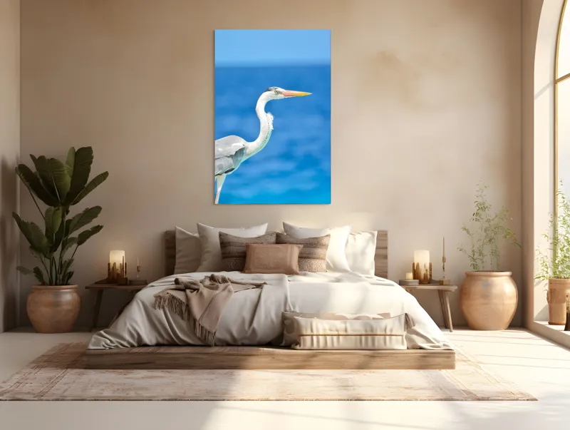 Tablou Canvas, "Egreta la marginea oceanului albastru", Nu pot să identific această pasăre, dar pot spune că imaginea arată un peisaj frumos cu un pește acvatic distinctiv., 100 x 150 cm – poza 3