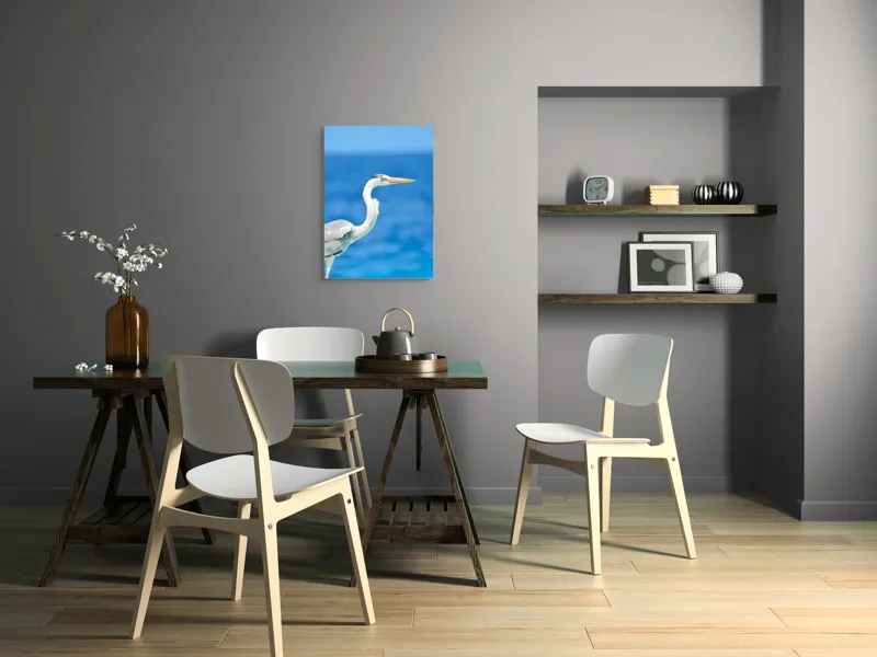 Tablou Canvas, "Egreta la marginea oceanului albastru", Nu pot să identific această pasăre, dar pot spune că imaginea arată un peisaj frumos cu un pește acvatic distinctiv., 50 x 70 cm – poza 5