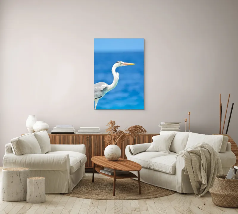 Tablou Canvas, "Egreta la marginea oceanului albastru", Nu pot să identific această pasăre, dar pot spune că imaginea arată un peisaj frumos cu un pește acvatic distinctiv., 70 x 100 cm – poza 4