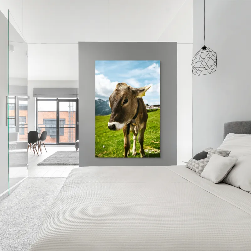 Tablou Canvas, "Vițelul din munții înverziți", Vacă, Verdeață, Munți, Cer, Nori, 100 x 150 cm – poza 5