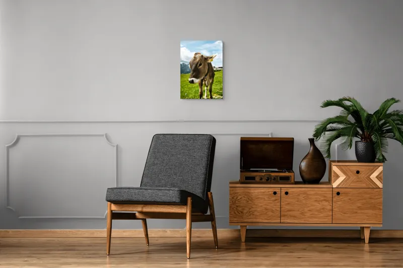 Tablou Canvas, "Vițelul din munții înverziți", Vacă, Verdeață, Munți, Cer, Nori, 39 x 54 cm – poza 8