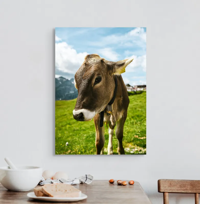Tablou Canvas, "Vițelul din munții înverziți", Vacă, Verdeață, Munți, Cer, Nori, 50 x 70 cm – poza 3