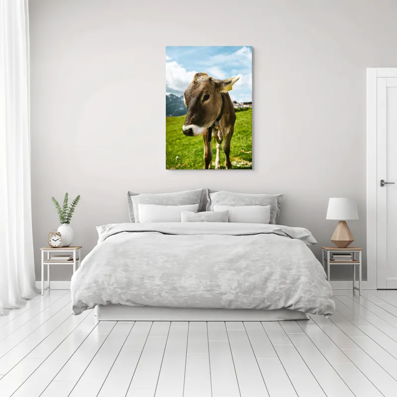 Tablou Canvas, "Vițelul din munții înverziți", Vacă, Verdeață, Munți, Cer, Nori, 70 x 100 cm – poza 3