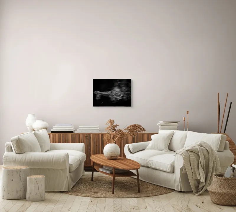 Tablou Canvas, "Crocodilul tăcut în întuneric profund", Crocodil, Apă, Reflecții, Umbre, Mister, Natură, Noapte, Prădător., 54 x 39 cm – poza 5