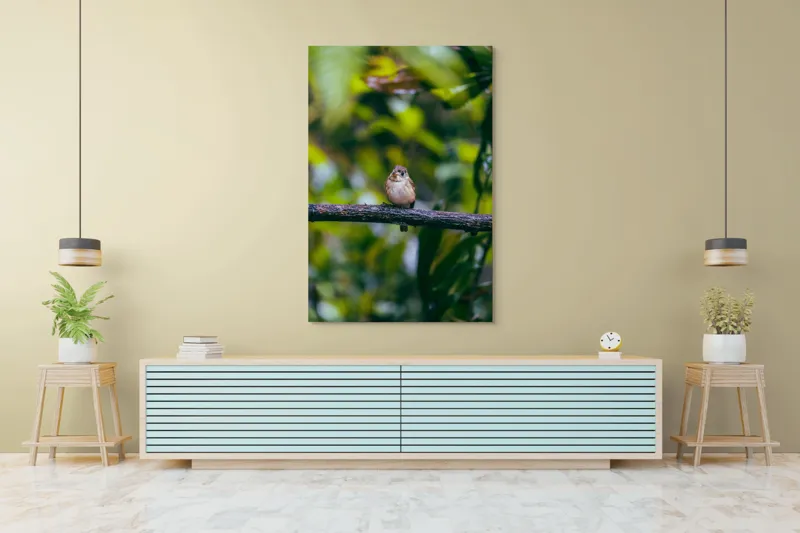 Tablou Canvas, "Pasărea visătoare pe creangă verde", Pasăre, Ramură, Frunze, Verdeață, Lumină, Claritate, Natură, Voinicie, 100 x 150 cm – poza 4