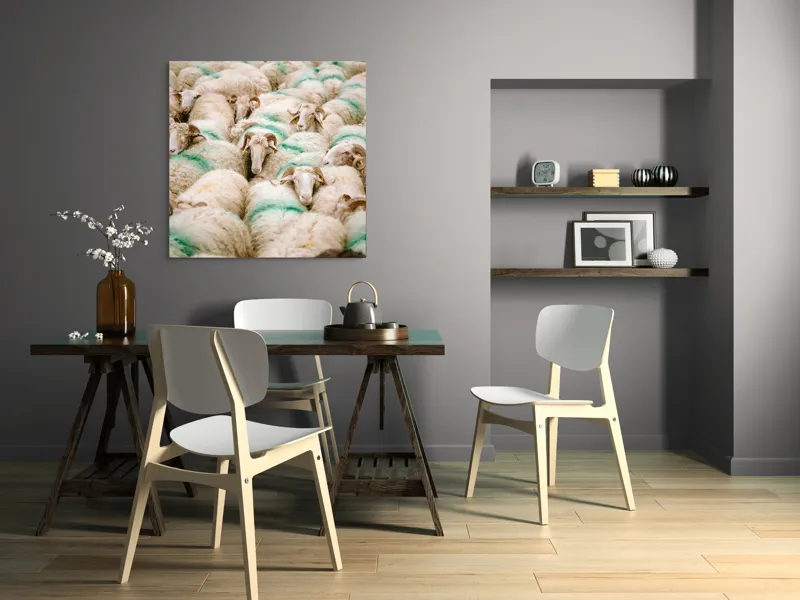 Tablou Canvas, "Turmă de oi în mișcare", Oi, Lână, Mulțime, Îngrămădite, Verzi, Vopsit, Cornute, Păr, Pufoase, Grijulii, 100 x 100 cm – poza 6