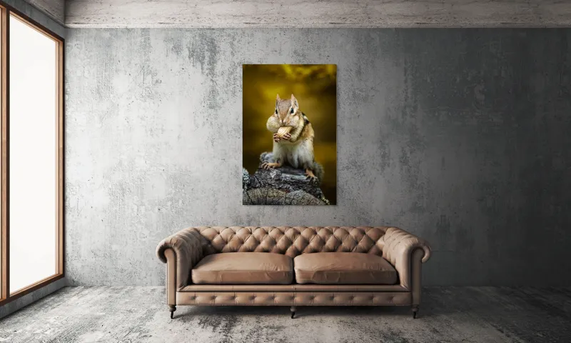 Tablou Canvas, "Veveriță pofticioasă pe buturugă aurie", Chipmunk, Alune, Copac, Natură, Blană, Ochii, Picioare, Fundal, Galben, Poză, Lemn, Bot, Față, 100 x 150 cm – poza 6