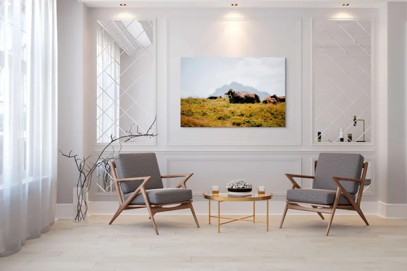 Tablou Canvas, "Bivolii odihnindu-se pe deal însorit", Peisaj, Munți, Iarbă, Vaci, Cer, Nori, Natură, Relaxare, 150 x 100 cm – poza 7