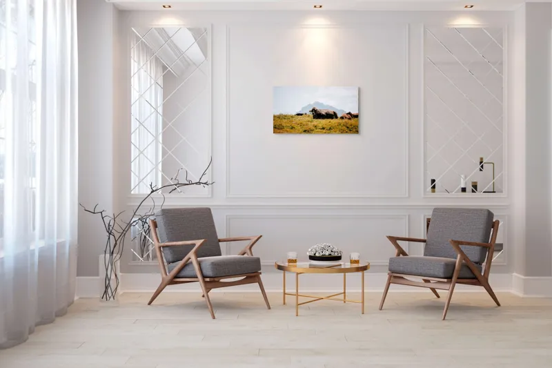 Tablou Canvas, "Bivolii odihnindu-se pe deal însorit", Peisaj, Munți, Iarbă, Vaci, Cer, Nori, Natură, Relaxare, 90 x 50 cm – poza 7