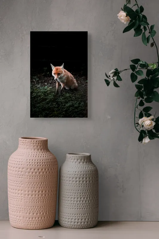 Tablou Canvas, "Vulpea în umbra pădurii verzi", Fox, Forest, Dark, Alert, Greenery, 26 x 39 cm – poza 6