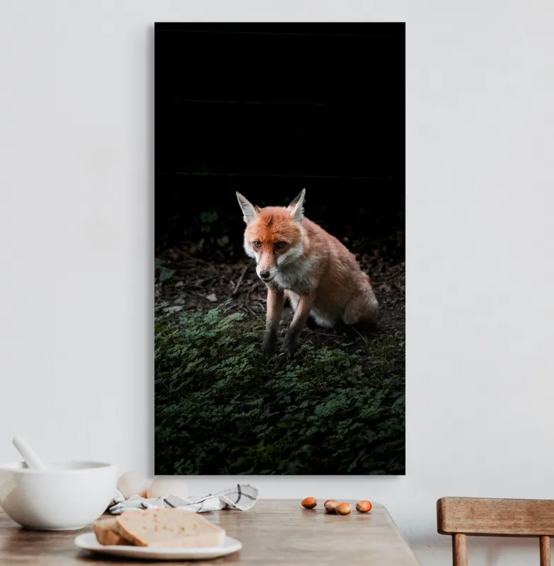 Tablou Canvas, "Vulpea în umbra pădurii verzi", Fox, Forest, Dark, Alert, Greenery, 50 x 90 cm – poza 3