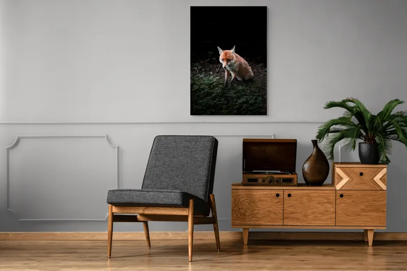 Tablou Canvas, "Vulpea în umbra pădurii verzi", Fox, Forest, Dark, Alert, Greenery, 70 x 100 cm – poza 6