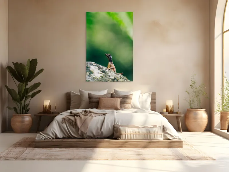 Tablou Canvas, "Șopârla solitară pe piatra bătrână", Natură, Lizard, Piatră, Verde, Camuflaj, Tranquilitate, Frunze, Bokeh, 100 x 150 cm – poza 3