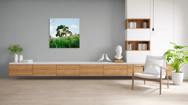 Tablou Canvas, "Vacă pășunând pe dealul verde", Nori, Vaci, Iarbă, Copac, Cer, Peisaj, Natură, Tranquilitate, 100 x 100 cm – poza 8