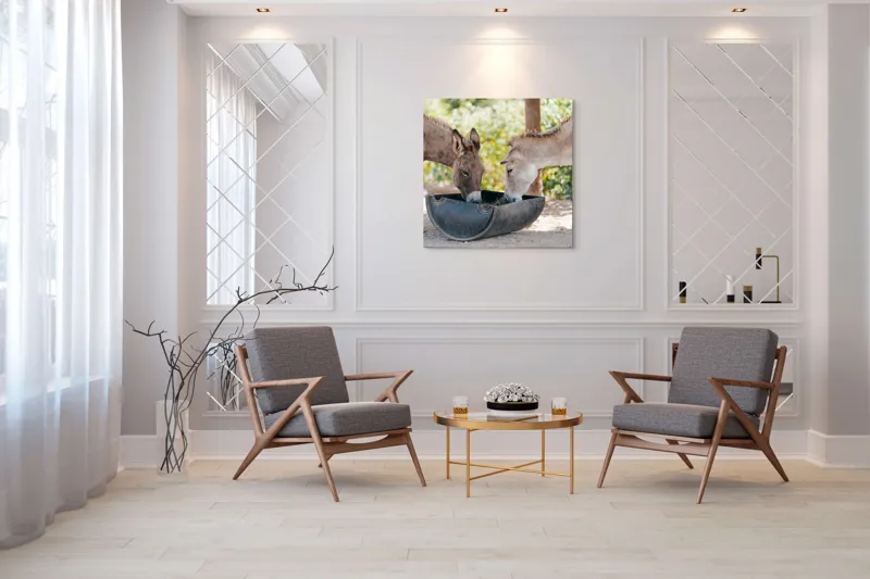 Tablou Canvas, "Măgarii prietenoși savurează masa împreună", 100 x 100 cm – poza 7