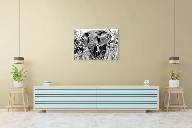 Tablou Canvas, "Umbra colosului din savană africană", Elefant, Impunător, Monumental, Sălbatic, Majestic, Natură, Perceptibil, Grandoare, 100 x 70 cm – poza 4