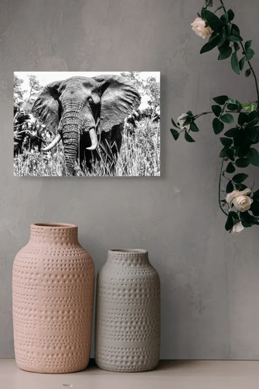 Tablou Canvas, "Umbra colosului din savană africană", Elefant, Impunător, Monumental, Sălbatic, Majestic, Natură, Perceptibil, Grandoare, 54 x 39 cm – poza 8