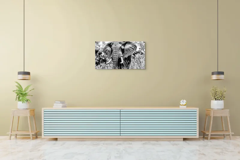 Tablou Canvas, "Umbra colosului din savană africană", Elefant, Impunător, Monumental, Sălbatic, Majestic, Natură, Perceptibil, Grandoare, 90 x 50 cm – poza 5