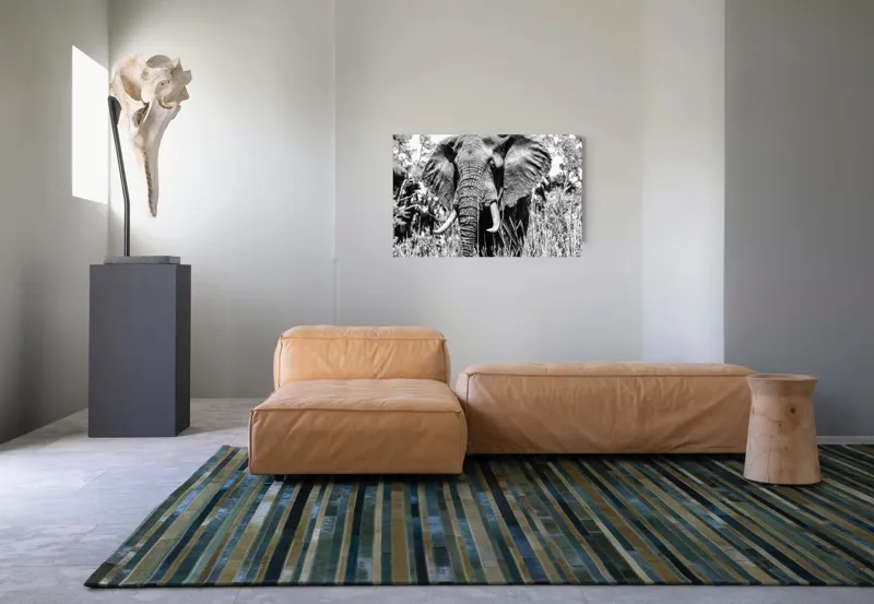 Tablou Canvas, "Umbra colosului din savană africană", Elefant, Impunător, Monumental, Sălbatic, Majestic, Natură, Perceptibil, Grandoare, 90 x 50 cm – poza 8