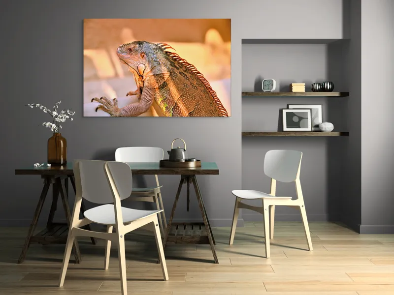 Tablou Canvas, "Solemnitatea iguanei la apusul soarelui", Iguana, Sol, Umbre, Texturi, Culori, Solzi, Privire, 150 x 100 cm – poza 5