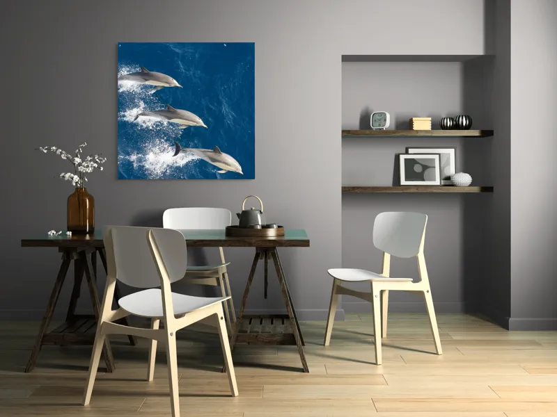 Tablou Canvas, "Dansul grațios al delfinilor în valuri", Delfini, Ocean, Sărituri, Apă, Albastru, Energie, Libertate, Natură, Dinamică, Lumină, 100 x 100 cm – poza 6