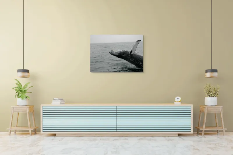 Tablou Canvas, "Dansul grandios al balenei în valuri", Balena, Ocean, Valuri, Apă, Cer, Aripioară, Natură, Salt, Măreție, 100 x 70 cm – poza 4