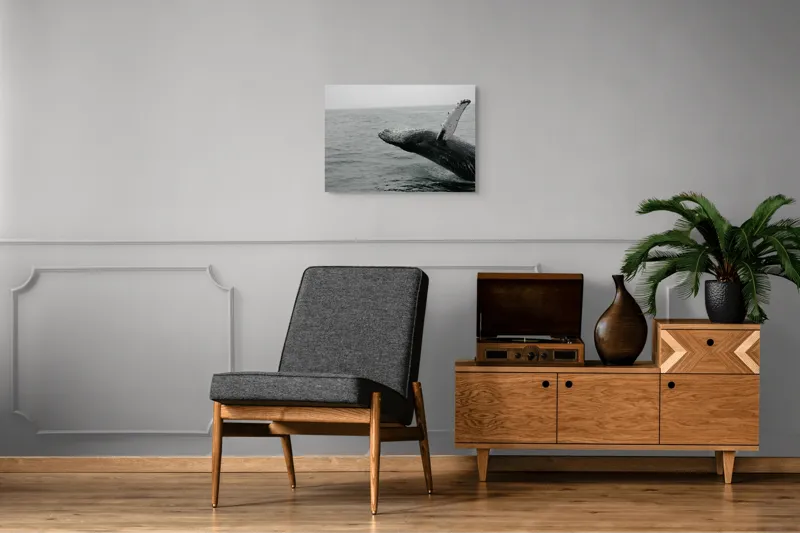 Tablou Canvas, "Dansul grandios al balenei în valuri", Balena, Ocean, Valuri, Apă, Cer, Aripioară, Natură, Salt, Măreție, 70 x 50 cm – poza 4