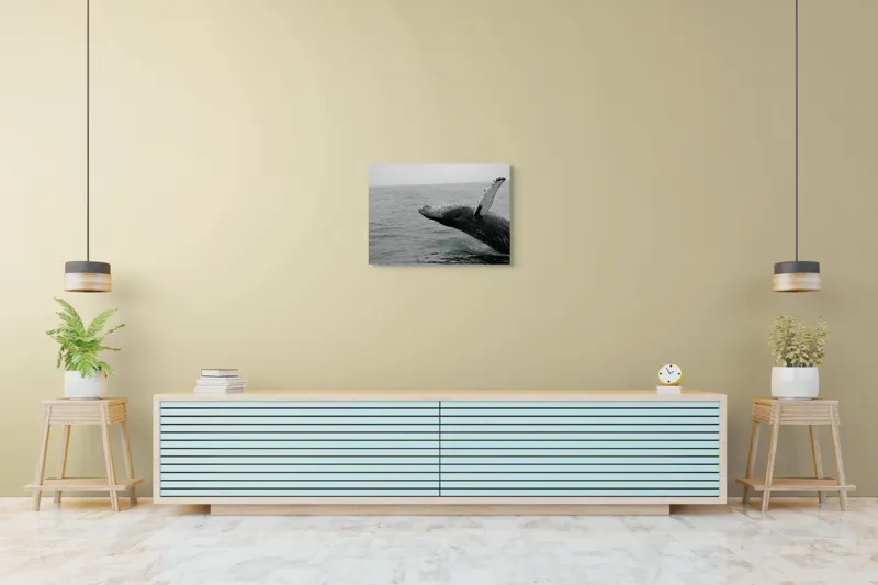 Tablou Canvas, "Dansul grandios al balenei în valuri", Balena, Ocean, Valuri, Apă, Cer, Aripioară, Natură, Salt, Măreție, 70 x 50 cm – poza 7