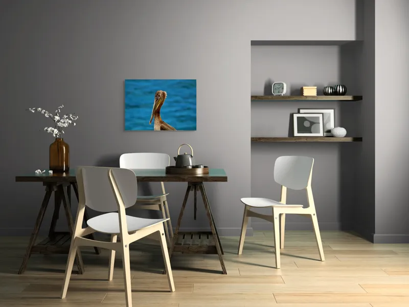 Tablou Canvas, "Pelican visând la orizont albastru", Pasăre, Pelican, Albastru, Ocean, Penaj, Cioc, Natură, Apă, Portret, Wildflife, 70 x 50 cm – poza 5
