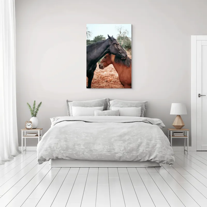 Tablou Canvas, "Îmbrățișarea cailor sub cer senin", Cai, Afectiune, Camp, Natura, Liniste, Peisaj, Culori, Calmitate, 70 x 100 cm – poza 3