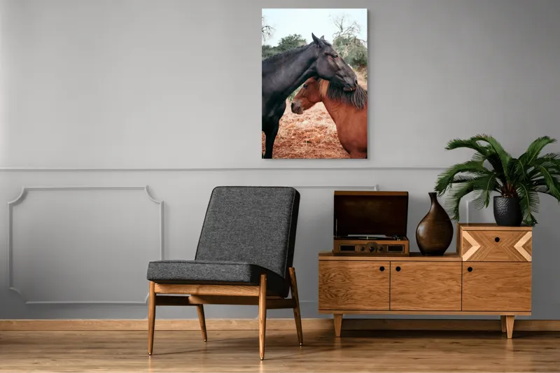 Tablou Canvas, "Îmbrățișarea cailor sub cer senin", Cai, Afectiune, Camp, Natura, Liniste, Peisaj, Culori, Calmitate, 70 x 100 cm – poza 6