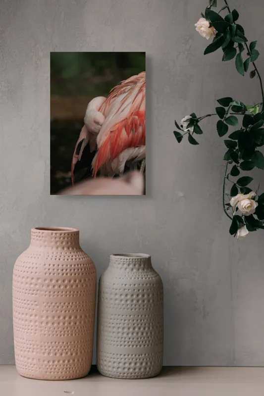 Tablou Canvas, "Flamingo adormit în culori delicate", Roz, Penaj, Flamingo, Delicat, Serenitate, Odihnă, Natură, Eleganță., 26 x 39 cm – poza 6