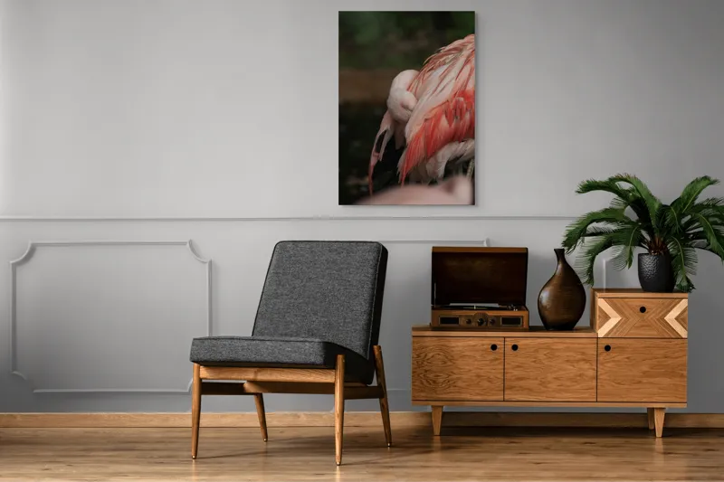 Tablou Canvas, "Flamingo adormit în culori delicate", Roz, Penaj, Flamingo, Delicat, Serenitate, Odihnă, Natură, Eleganță., 70 x 100 cm – poza 6