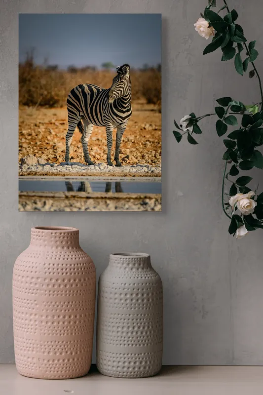 Tablou Canvas, "Zebra singuratică în savană africană", Zebră, Dungată, Savana, Apus, Solitară, Peisaj, Reflecție, Calmă., 39 x 54 cm – poza 6