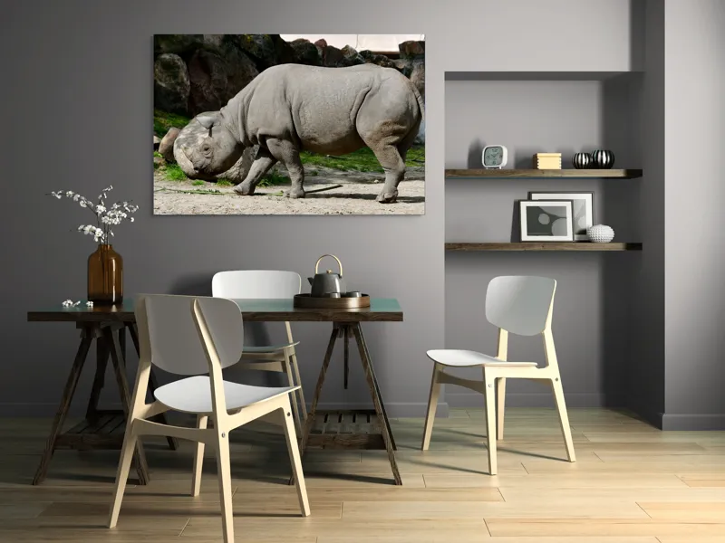 Tablou Canvas, "Rinocerul în habitatul său natural", Rhino, Piatra, Copaci, Umbre, Texturi, Nisip, Verdeață, Lumina, 150 x 100 cm – poza 5