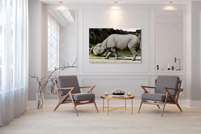 Tablou Canvas, "Rinocerul în habitatul său natural", Rhino, Piatra, Copaci, Umbre, Texturi, Nisip, Verdeață, Lumina, 150 x 100 cm – poza 7