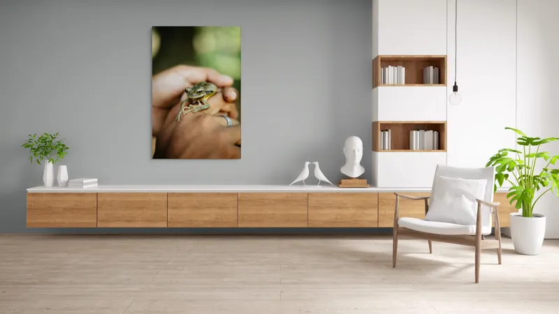 Tablou Canvas, "Broasca ascunsă în căușul palmelor", 100 x 150 cm – poza 8