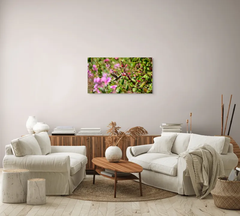 Tablou Canvas, "Colibri printre flori colorate vibrant", Flori, Frunze, Hummingbird, Verde, Roz, Miscare, Natural, Vibrant, Gradina, Primavara, 90 x 50 cm – poza 4