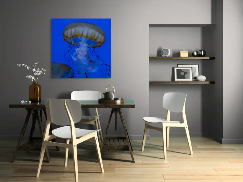 Tablou Canvas, "Dansul grațios al meduzelor aurii", Meduză, Albastru, Tentacule, Grație, Ocean, Lumină, 100 x 100 cm – poza 6