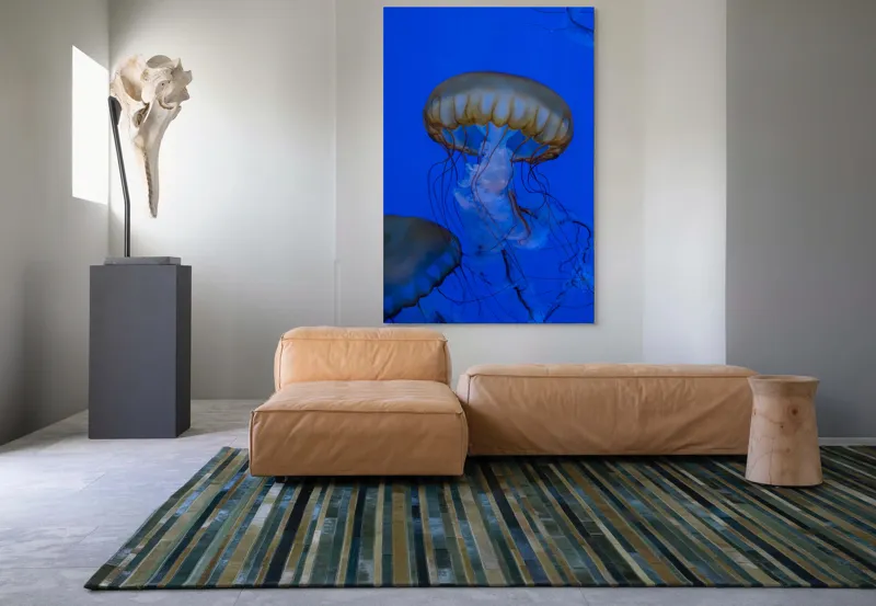 Tablou Canvas, "Dansul grațios al meduzelor aurii", Meduză, Albastru, Tentacule, Grație, Ocean, Lumină, 100 x 150 cm – poza 7