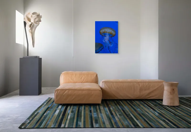 Tablou Canvas, "Dansul grațios al meduzelor aurii", Meduză, Albastru, Tentacule, Grație, Ocean, Lumină, 50 x 70 cm – poza 7