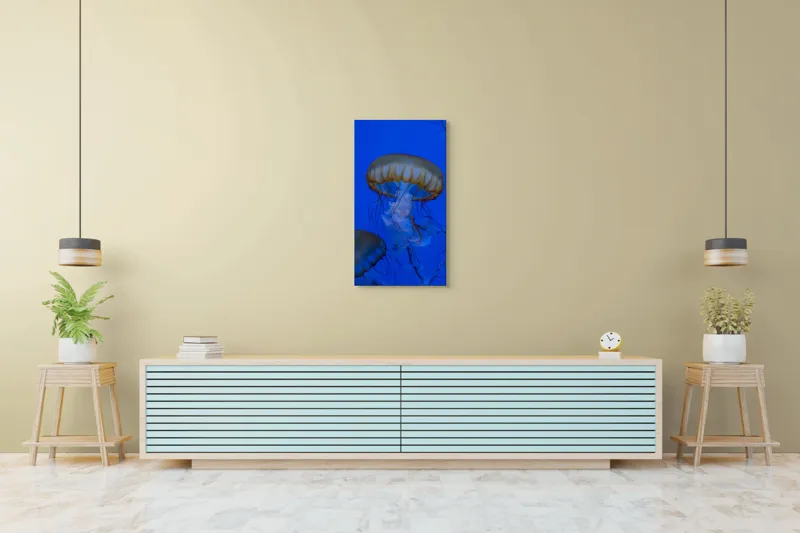 Tablou Canvas, "Dansul grațios al meduzelor aurii", Meduză, Albastru, Tentacule, Grație, Ocean, Lumină, 50 x 90 cm – poza 6